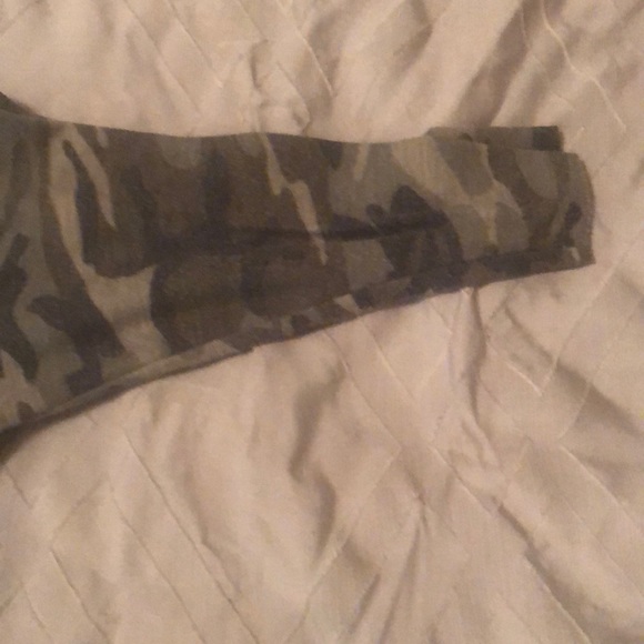 Army top - Picture 3 of 3